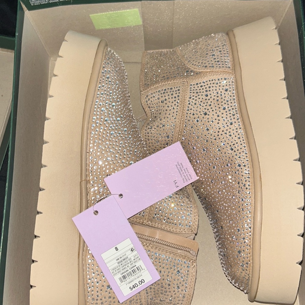 Missy Boots
Memory Foam